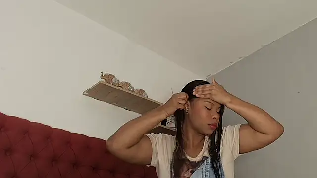 keyla mejia online show from April 24, 2026, 12:07 pm