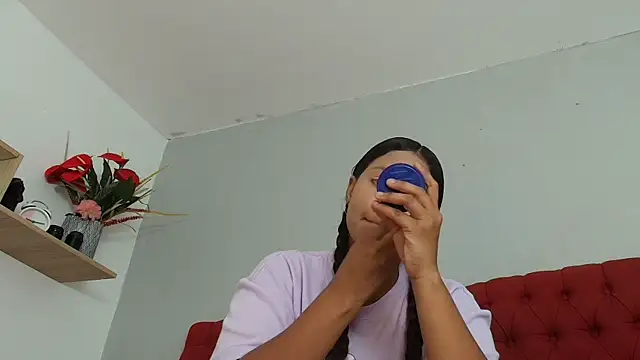 keyla mejia online show from May 4, 2026, 12:01 pm