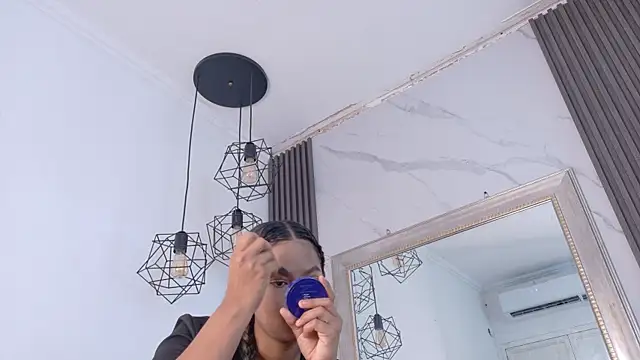 keyla mejia online show from June 12, 2026, 12:04 pm