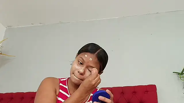 keyla mejia online show from June 17, 2026, 12:07 pm