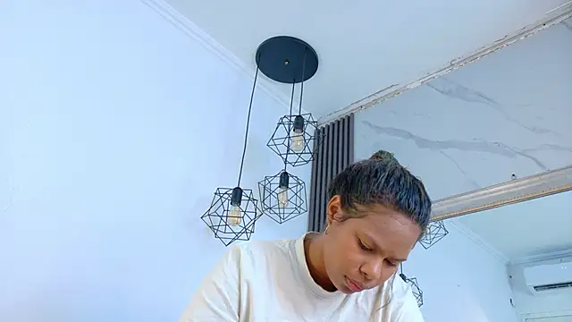 keyla mejia online show from June 19, 2026, 12:20 pm