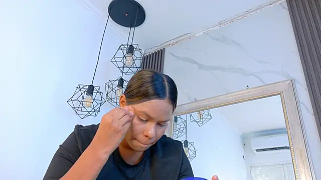 keyla mejia online show from June 20, 2026, 12:08 pm