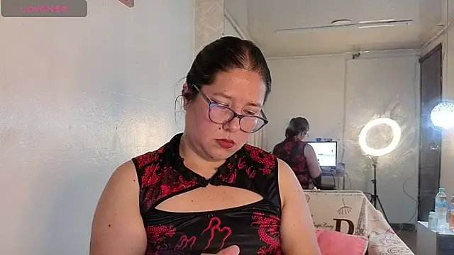 scarlett widow  online show from May 16, 2026, 3:14 am