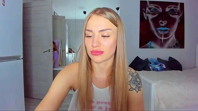 MashaFromRussia   online show from October 13, 2025, 10:04 am