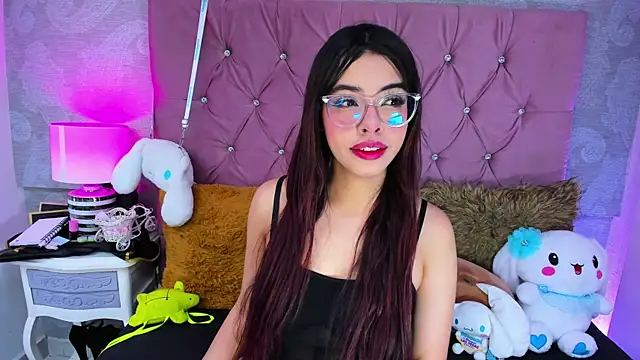 ZarahQueen online show from September 10, 2025, 10:10 pm