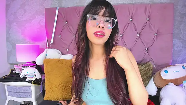 ZarahQueen online show from September 14, 2025, 9:25 pm