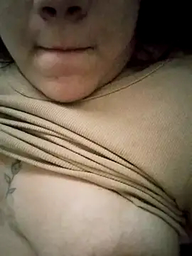 Snapshot of Mari29patty chatting on October 26, 2025, 8:37 pm Mari29patty online show from October 26, 2025, 8:37 pm