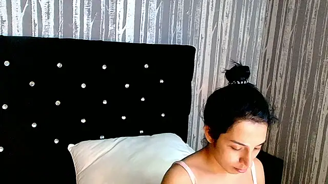 Alicee Moonn online show from February 27, 2026, 8:09 pm