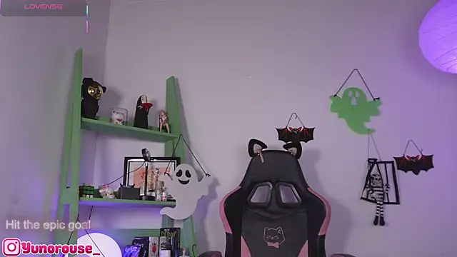 YunoRose  online show from November 6, 2025, 4:24 am