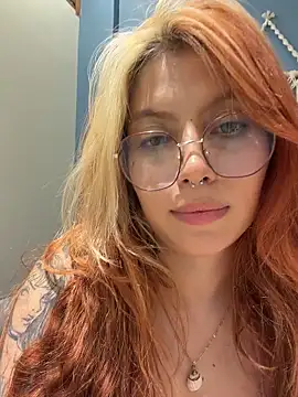 YunoRose  online show from May 10, 2026, 10:04 pm