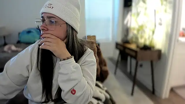 Alix Valentine online show from November 14, 2025, 3:11 pm