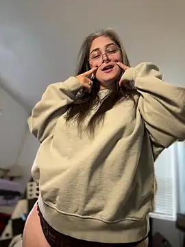 Alix Valentine online show from May 4, 2026, 9:33 pm