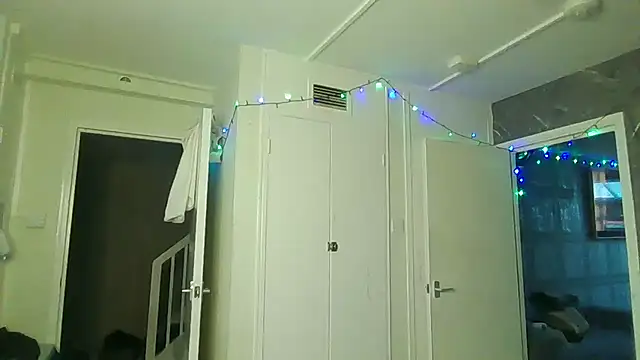 MilkyMarie1 online show from December 5, 2025, 9:51 am