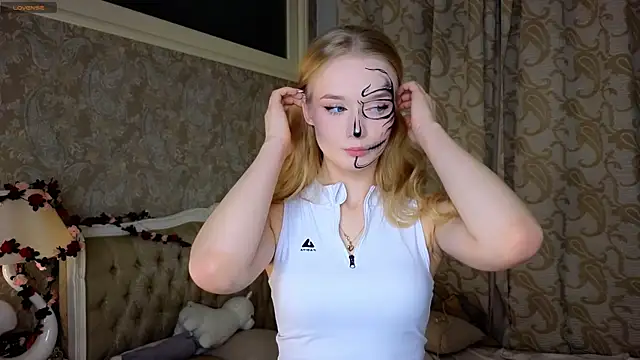 Emma Frosty online show from October 31, 2025, 6:20 pm