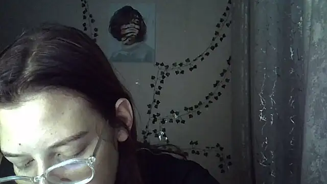 Lily Ember online show from October 21, 2025, 7:03 pm