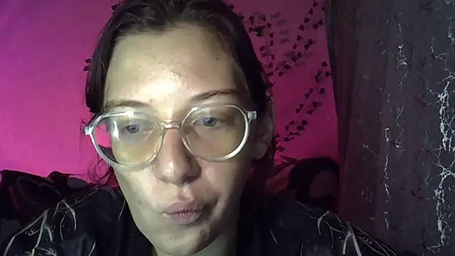 Lily Ember online show from November 3, 2025, 7:48 pm