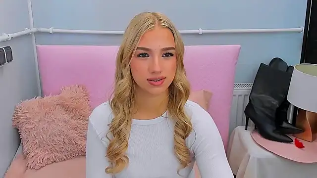 Snapshot of EvetteRose chatting on September 26, 2025, 4:11 pm EvetteRose online show from September 26, 2025, 4:11 pm