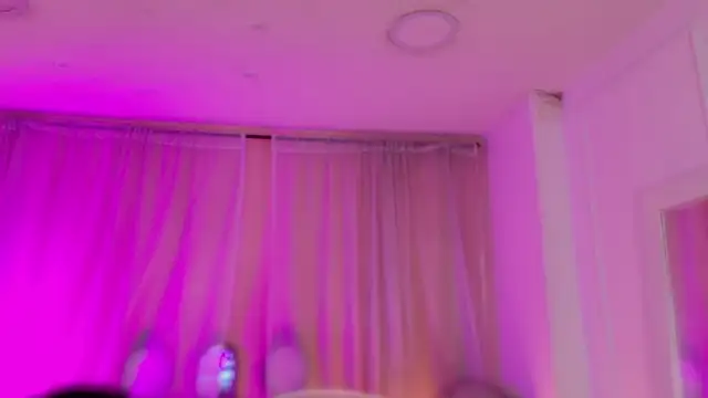 Luna bm  online show from September 11, 2025, 9:59 pm