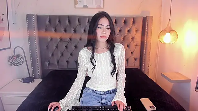 Anya Belth online show from May 8, 2026, 2:33 pm