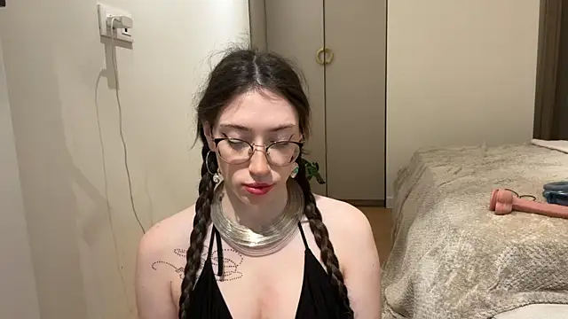 Kelly Berry   online show from March 29, 2026, 6:08 pm