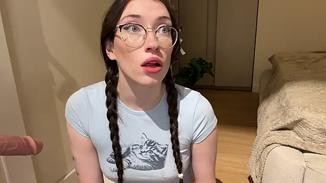 Kelly Berry   online show from April 8, 2026, 6:19 pm