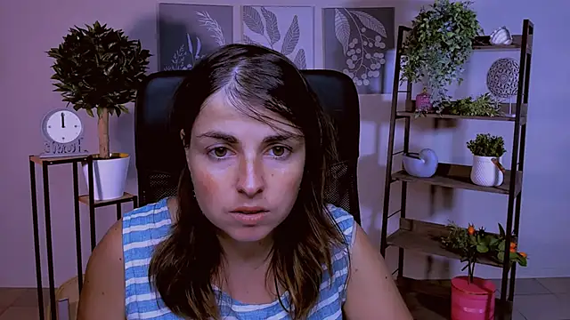 MartaEdams online show from October 17, 2025, 6:05 am