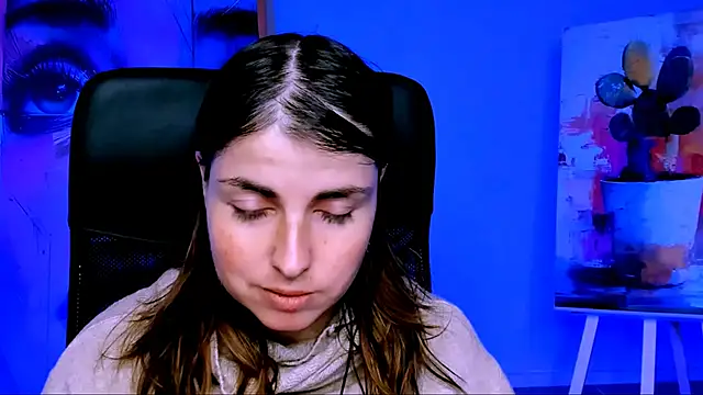 MartaEdams online show from November 12, 2025, 6:14 am