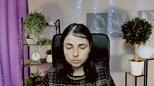 MartaEdams online show from March 13, 2026, 6:20 am