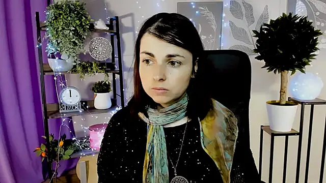 MartaEdams online show from May 5, 2026, 6:21 am