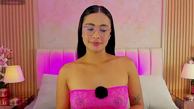 ZOEBARLOWE online show from February 6, 2026, 7:06 pm