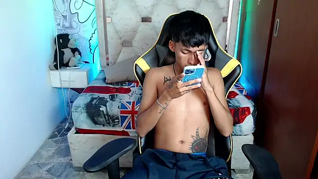 Snapshot of yiisu_ chatting on October 6, 2025, 6:16 pm yiisu  online show from October 6, 2025, 6:16 pm