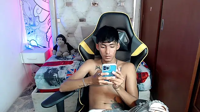 Snapshot of yiisu_ chatting on October 10, 2025, 6:18 pm yiisu  online show from October 10, 2025, 6:18 pm