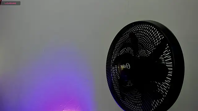 Snapshot of karlarusso chatting on February 25, 2026, 12:15 pm karlarusso online show from February 25, 2026, 12:15 pm