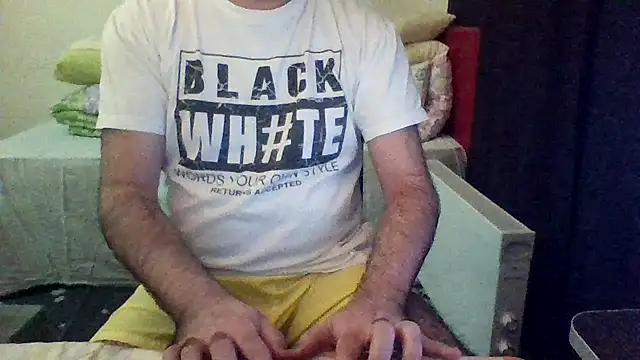 Snapshot of st206boy chatting on March 5, 2026, 11:34 pm st206boy online show from March 5, 2026, 11:34 pm