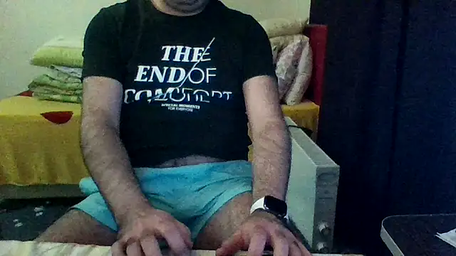 Snapshot of st206boy chatting on March 19, 2026, 12:36 am st206boy online show from March 19, 2026, 12:36 am