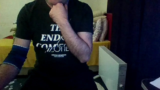 Snapshot of st206boy chatting on March 26, 2026, 11:32 pm st206boy online show from March 26, 2026, 11:32 pm