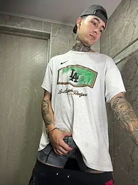 Snapshot of samm4044 chatting on January 8, 2026, 11:29 pm samm4044 online show from January 8, 2026, 11:29 pm