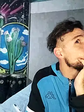 parejajuguetona420 online show from June 12, 2026, 2:32 am
