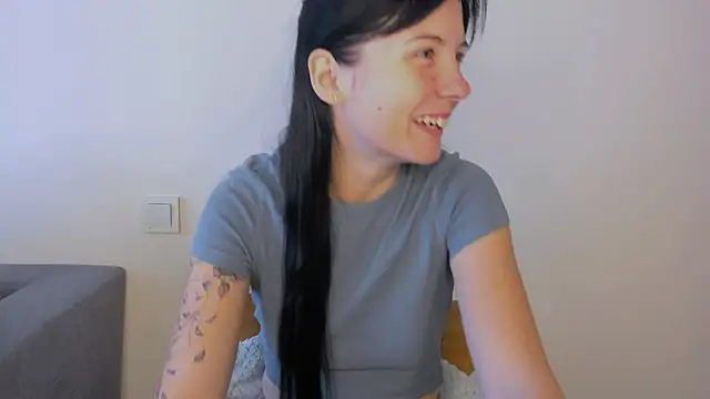 Snapshot of Elle_Pearl_ chatting on October 2, 2025, 6:31 am Elle Pearl  online show from October 2, 2025, 6:31 am