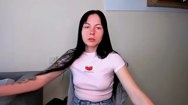 Elle Pearl  online show from May 15, 2026, 5:58 am
