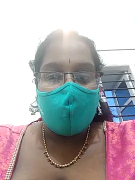 Snapshot of Reena-gowda chatting on September 17, 2025, 1:02 pm Reena-gowda online show from September 17, 2025, 1:02 pm