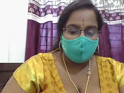 Snapshot of Reena-gowda chatting on September 19, 2025, 6:37 am Reena-gowda online show from September 19, 2025, 6:37 am