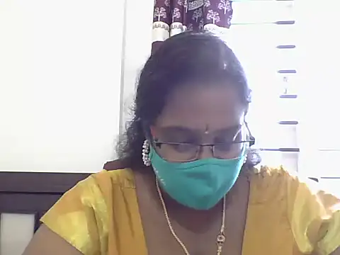 Snapshot of Reena-gowda chatting on September 20, 2025, 6:14 am Reena-gowda online show from September 20, 2025, 6:14 am