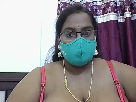 Snapshot of Reena-gowda chatting on September 21, 2025, 12:51 pm Reena-gowda online show from September 21, 2025, 12:51 pm