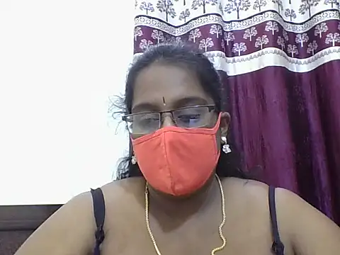 Snapshot of Reena-gowda chatting on September 29, 2025, 12:27 am Reena-gowda online show from September 29, 2025, 12:27 am