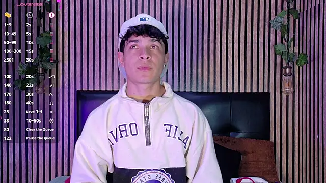 Snapshot of Felipe_boy1 chatting on September 24, 2025, 3:32 am Felipe boy1 online show from September 24, 2025, 3:32 am