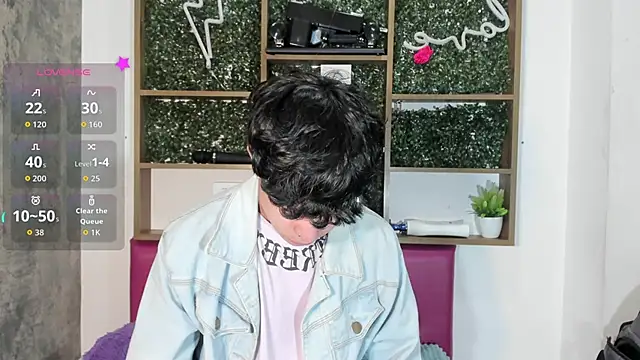 Snapshot of Felipe_boy1 chatting on October 9, 2025, 9:24 pm Felipe boy1 online show from October 9, 2025, 9:24 pm