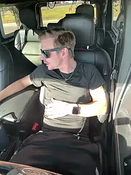 Snapshot of uncut_luke chatting on October 9, 2025, 5:33 pm uncut luke online show from October 9, 2025, 5:33 pm