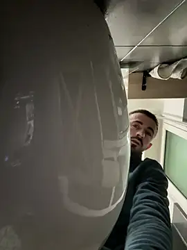 mario231197 online show from February 4, 2026, 12:16 am