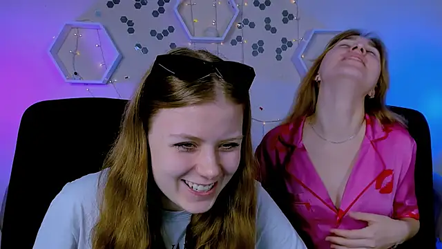 foxy tease  online show from November 7, 2025, 9:53 am